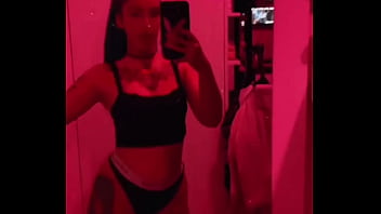 Caliente perra te pondra la verga dura