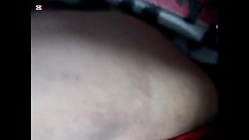 Mi hermanastra esta muy caliente se esta masturbando muy rico me la voy a follar