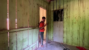 Comi a fantasma na casa assombrada no halloween