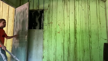 Comi a fantasma na casa assombrada no halloween