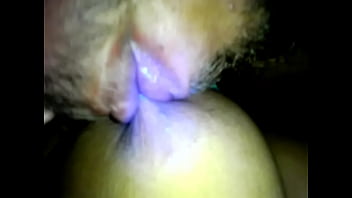 Mamando rico pezon a mi mujer