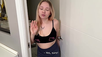 Nonton The Fit Stepsister Jumps On The Cock After A Hard Workout thumbnail