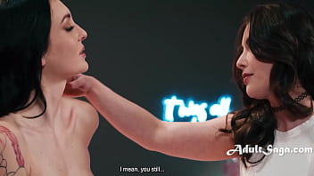 The neck massage that got her to stop streaming and start screaming The neck massage that got her to stop streaming and start screaming