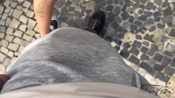 Passeio com exibicionismo que eu adoro fazer ele já ficou de pau duro querendo me foder não deu outra chegamos em casa e eu levei pau no cu e tomei toda a porra