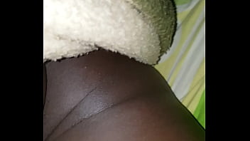 Elle dort et je capture son cu