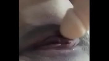 Tocándome hasta venirme y mojarme toda