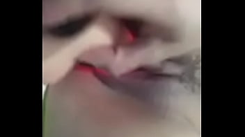 Tocándome hasta venirme y mojarme toda