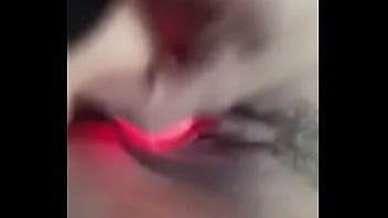 Tocándome hasta venirme y mojarme toda