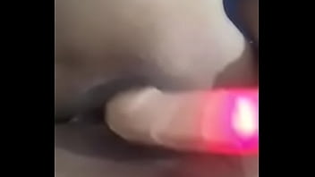 Tocándome hasta venirme y mojarme toda