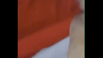 Implorando em lágrimas para não lamber a rola cagada que saiu do cu