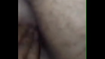 Implorando em lágrimas para não lamber a rola cagada que saiu do cu