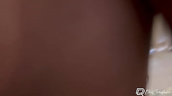 Safada casada sentou gostoso no cacete do dotado