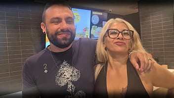 No swing elas dão pra todo mundo e faz os marido de corno