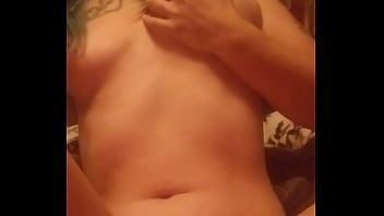 Milf feelin herself up