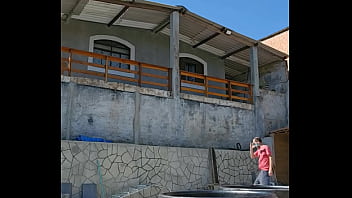 Tô aqui passando óleo nas panelas mas eu queria era sentir uma rola grande e grossa