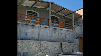 Tô aqui passando óleo nas panelas mas eu queria era sentir uma rola grande e grossa