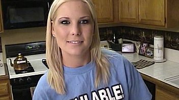 Wants a big load on her face