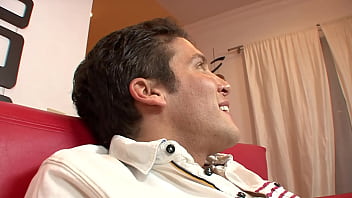 White slut gets her ass gaped by huge white dick