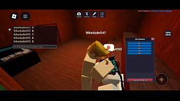 Eu entro em um jogo de porno faço sexo com uma jogadora e os caras nos viram Eu entro em um jogo de porno faço sexo com uma jogadora e os caras nos viram