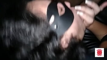 Fui pra cabine com kidsafado e amigo solteiro na boate