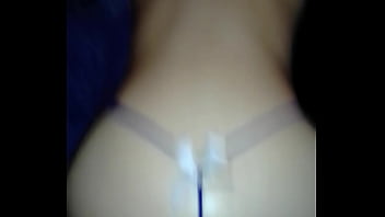 Culona lo hace venirse y gemir