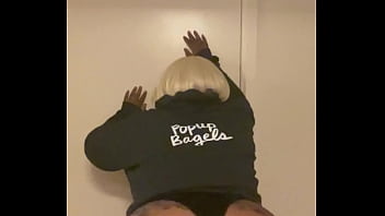 I am the opposite of this lol but i sure do like the hoodie