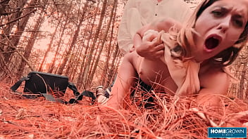 Scarlett taylor and stephan rogers can't help fucking outdoors