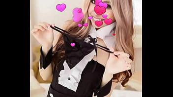 Me disfrazo de gatita para sacarle la leche