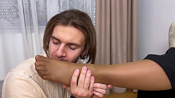 Horny female boss pulls down pantyhose and makes employee worship her pussy