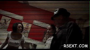 Sexy ass babe sucks weenie