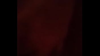 Dedeo mojandose toda la vagima