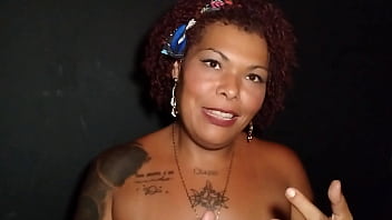 Casada vai para o buraco da glória e leva jato de porra na cara