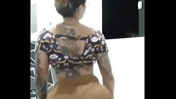 Dançando funk gostosa morena delicia