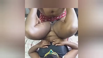 Enchendo o cu da preta de porra