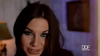 Horny holiday pussy is her halloween treat