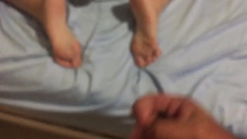 Mi mujer disfruta un dildo gigante