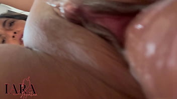 Novinha gostosa sentando na rola