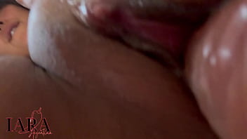 Novinha gostosa sentando na rola