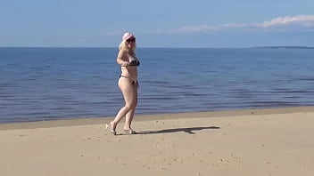 Mature beach slut invites guys to fuck her holes