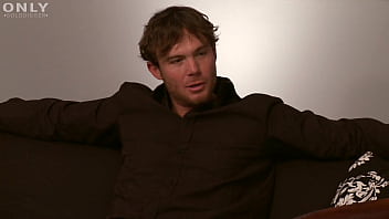 Isis love gets a foot massage before deep dicking