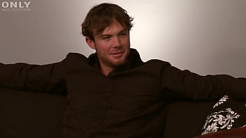 Isis love gets a foot massage before deep dicking