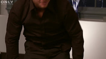 Isis love gets a foot massage before deep dicking