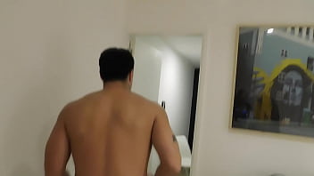 Por una tacita de aceite me quedo el culo lleno de leche