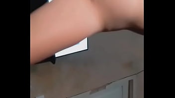 Bailando a sola en mi habitación soy bien sensual