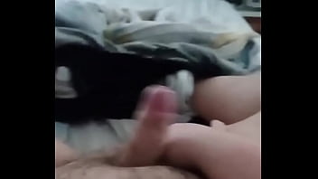 Adivinha quem acordou de pau duro