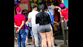 Mulher Goatosa Com Short Curto thumbnail