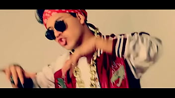 Este peruano canta demasiado bien