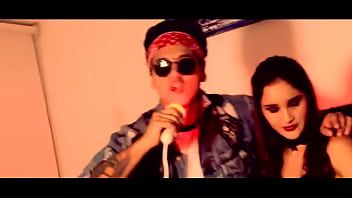 Este peruano canta demasiado bien