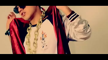 Este peruano canta demasiado bien