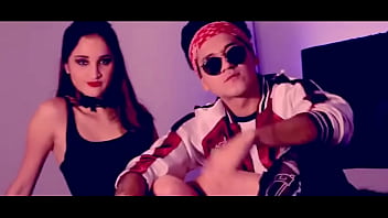 Este peruano canta demasiado bien